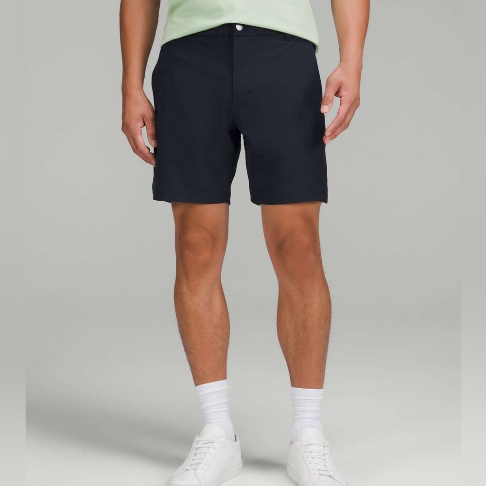 Lululemon Commission Classic-Fit Short 7" *Warpstreme
- Size 34
